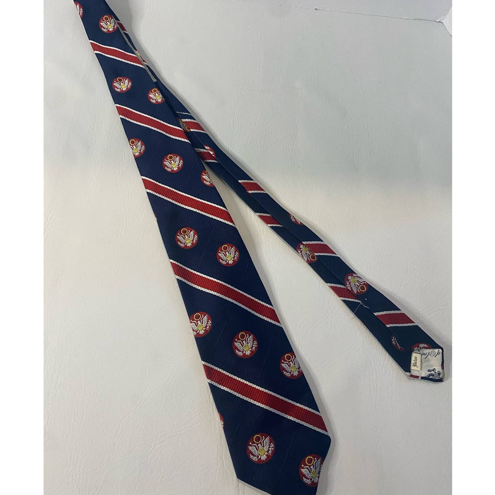PRIDE OF AMERICAN TIE Red and blue The American Bicentennial 1776-1996